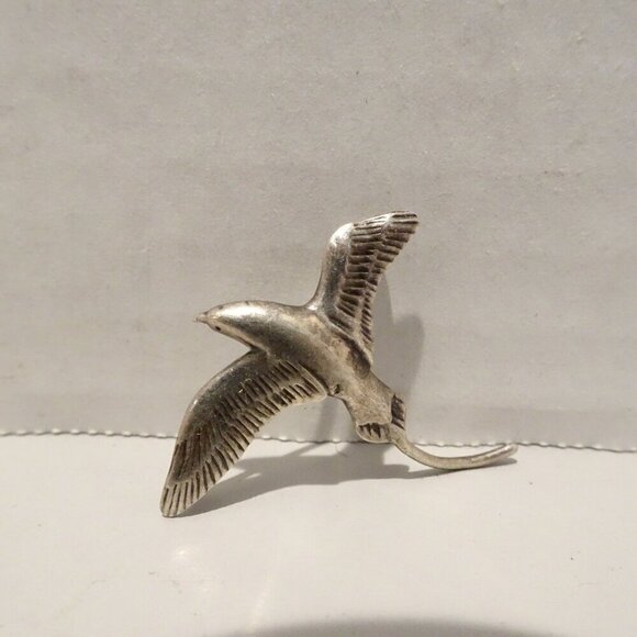 .925 STERLING SILVER SWALLOW BIRD PIN In Flight Small 1.25" - Picture 1 of 3